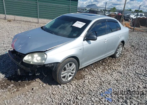 2007 Volkswagen Jetta Wolfsburg Edition z USA, uszkodzony, nr VIN 3VWEG71K27M154806